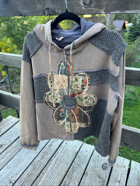 POL Sweaters - POL Patchwork Flower Appliqué Pullover Hoodie - Taupe, Gray, Green, Orange